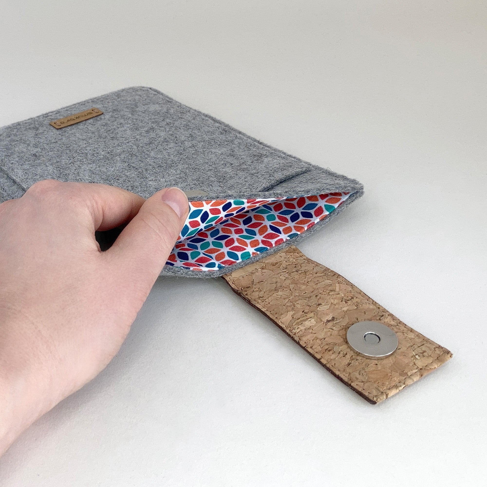 Case for reMarkable 2 | with magnetic closure and extra compartment | light gray - Colorful | Model "HAKA"