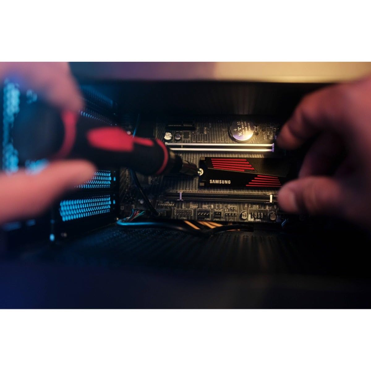 Samsung 990 PRO NVMe M.2 SSD, 2 TB, PCIe 4.0, 7,450 MB/s Read, 6,900 MB/s Write, Internal SSD, Internal SSD for Gaming and Video Editing, Black, MZ-V9P2T0BW 