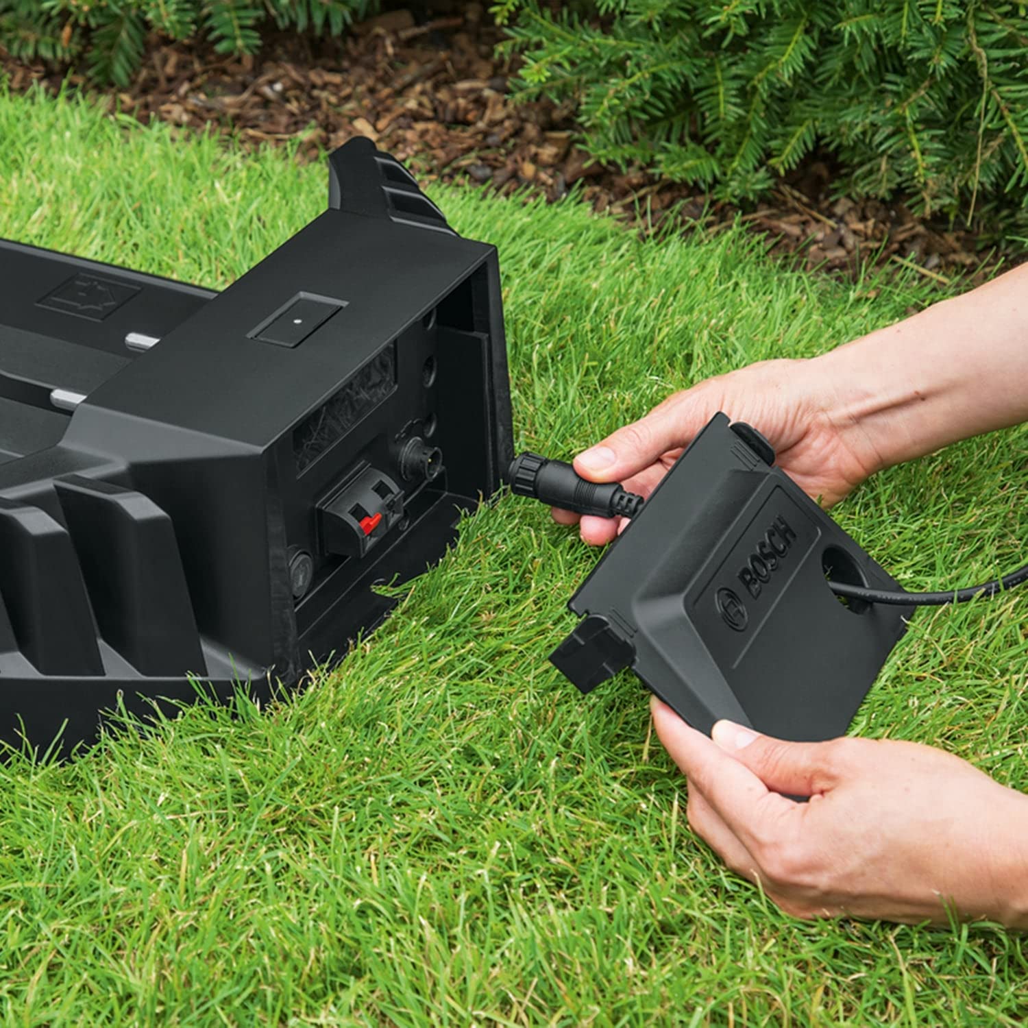 Bosch Home and Garden Indego XS 300 Robot Lawnmower (with Integrated 18 V Battery, Charging Station Included, Cutting Width 19 cm, for Lawns up to 300 m², in Box) Black, Green 