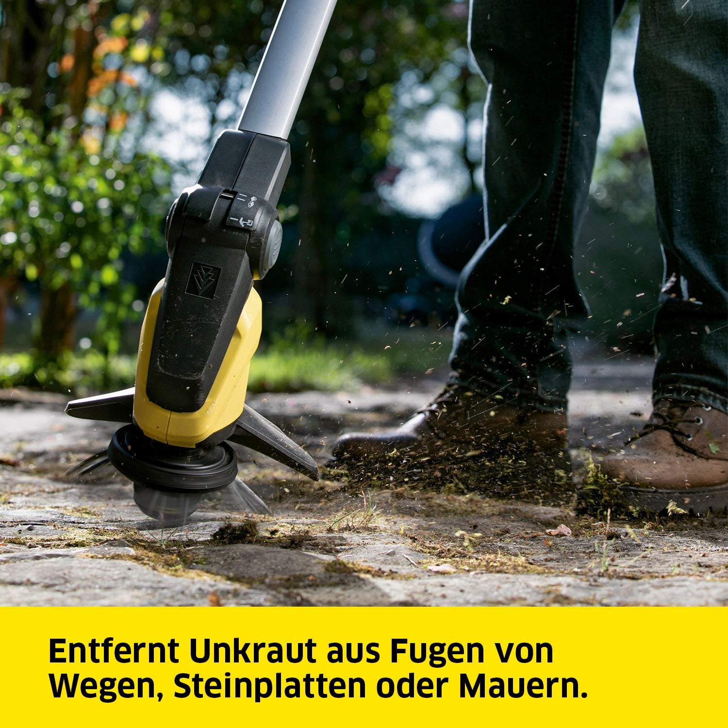 Kärcher 18 V cordless weed remover WRE 18-55, nylon bristle head with max. 2,800 rpm, pivoting cleaning head, telescopic handle, for use with the Kärcher 18 V battery, without battery 