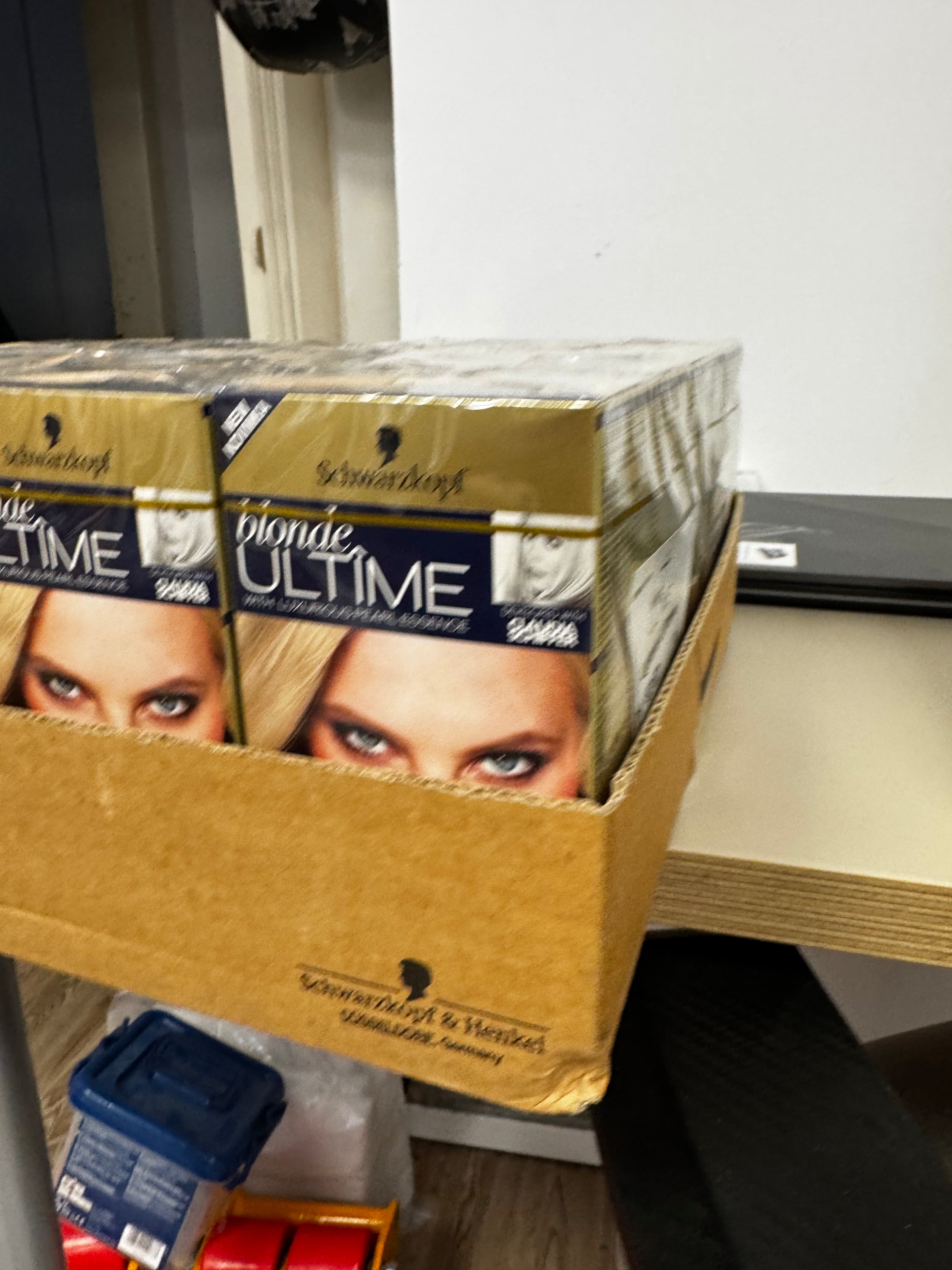 3-pack Schwarzkopf blonde ULTIME LX Xtreme Lightener (expires) 