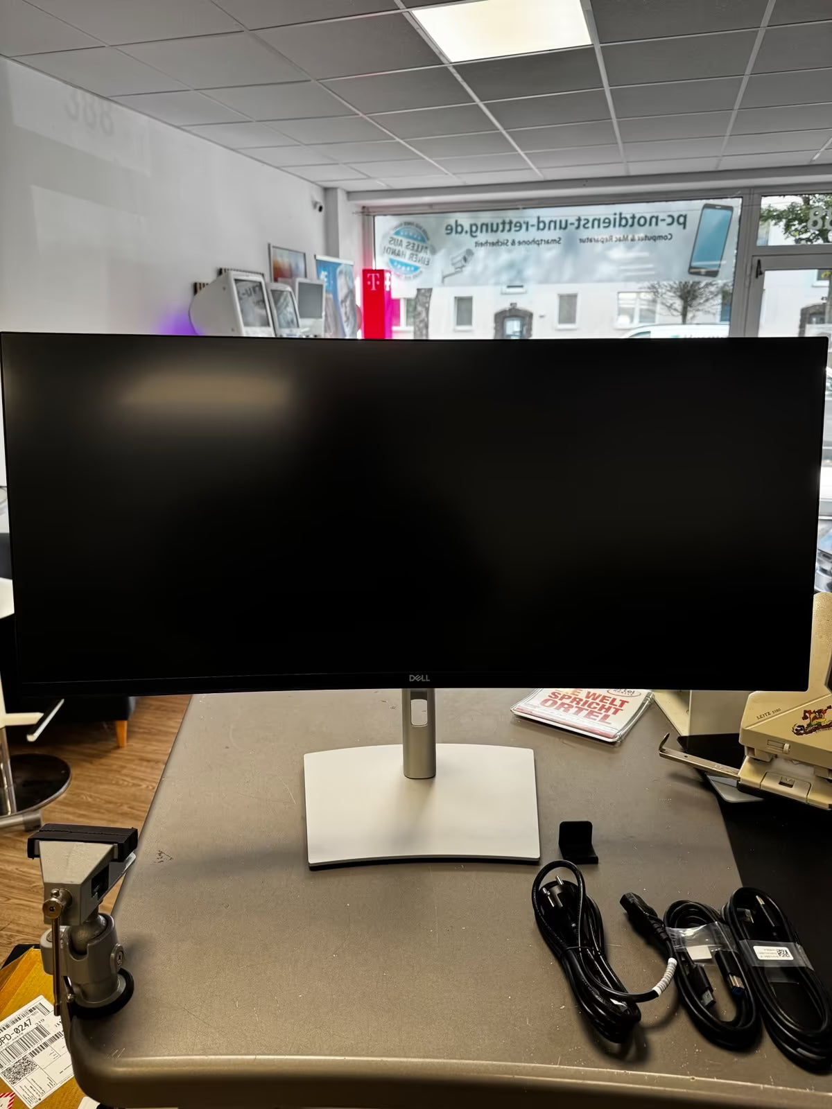 Dell P3421W, 34 inch monitor IPS resolution 3440x1440 black-silver, refurbished, curved